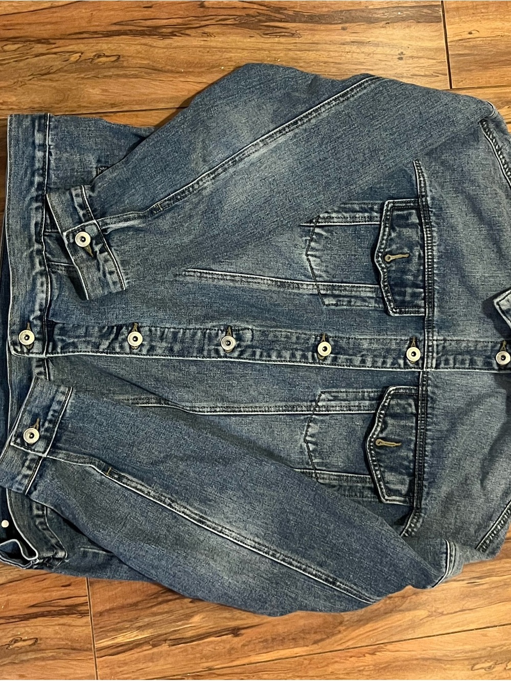 Women's Classic Denim Jean Jacket in Washed Blue